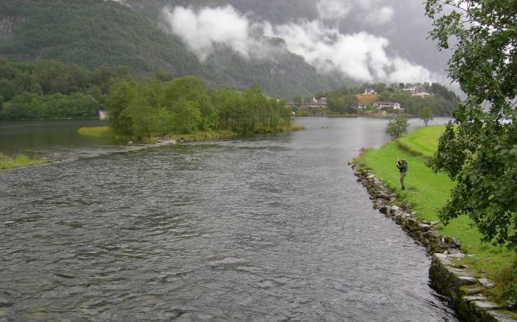 Fiske i Åelva i Gloppen kommune. 