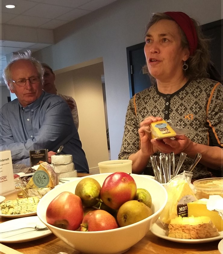 Ostesmaking ved Anne Karin Hatling/Skjerdal St&oslash;ylsysteri og kaf&egrave;. 