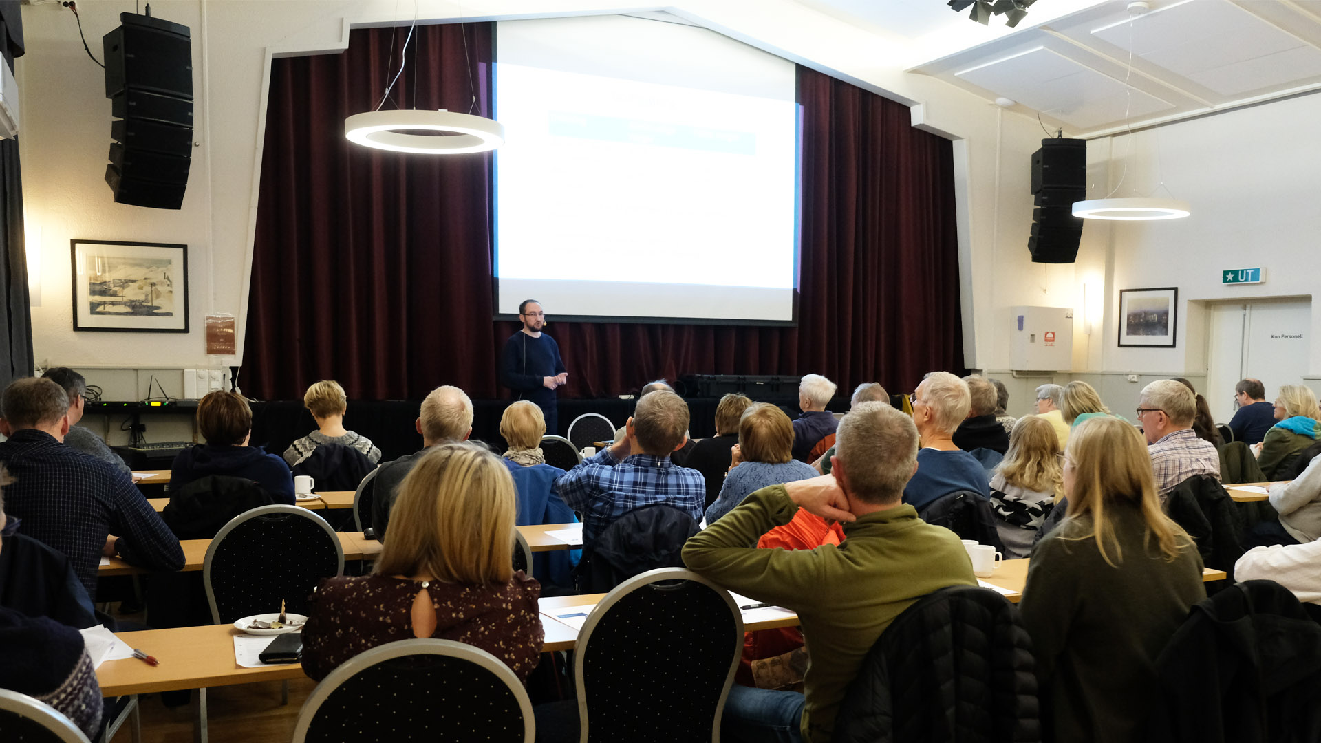 Deltakere på informasjonsmøte for verger i Folkets Hus i Bodø, 21. oktober