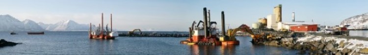 Havneområde med mudringsfartøy