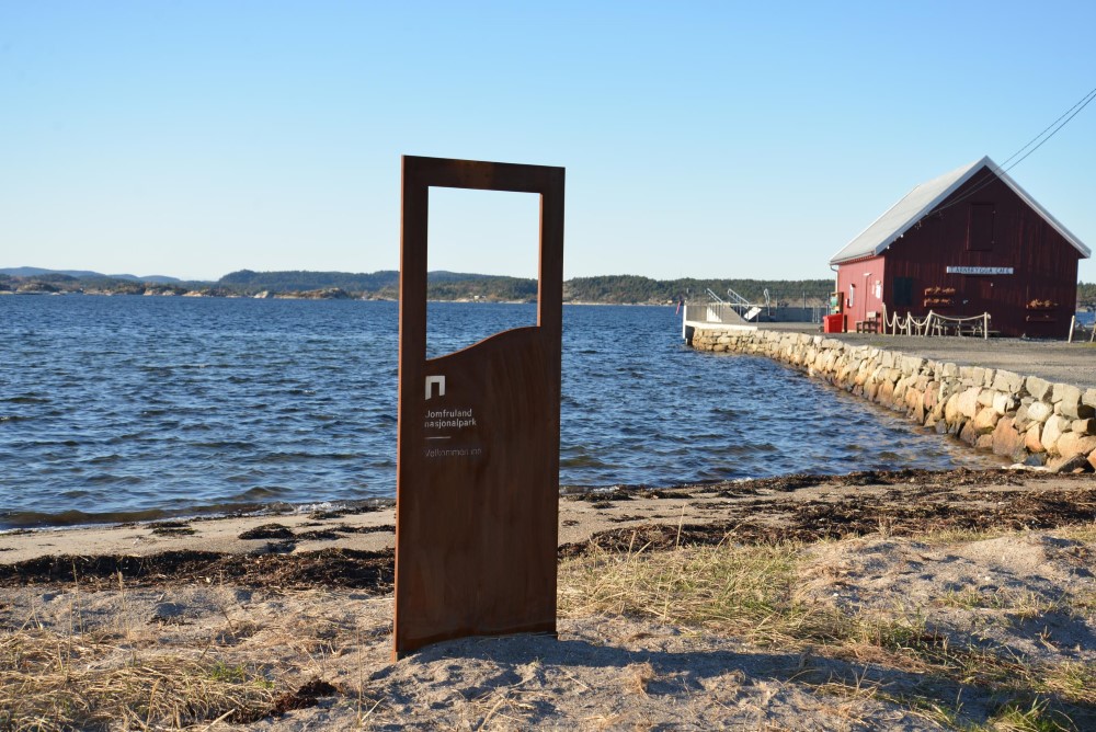 Portalen til Jomfruland nasjonalpark. Foto: Morten Johannessen